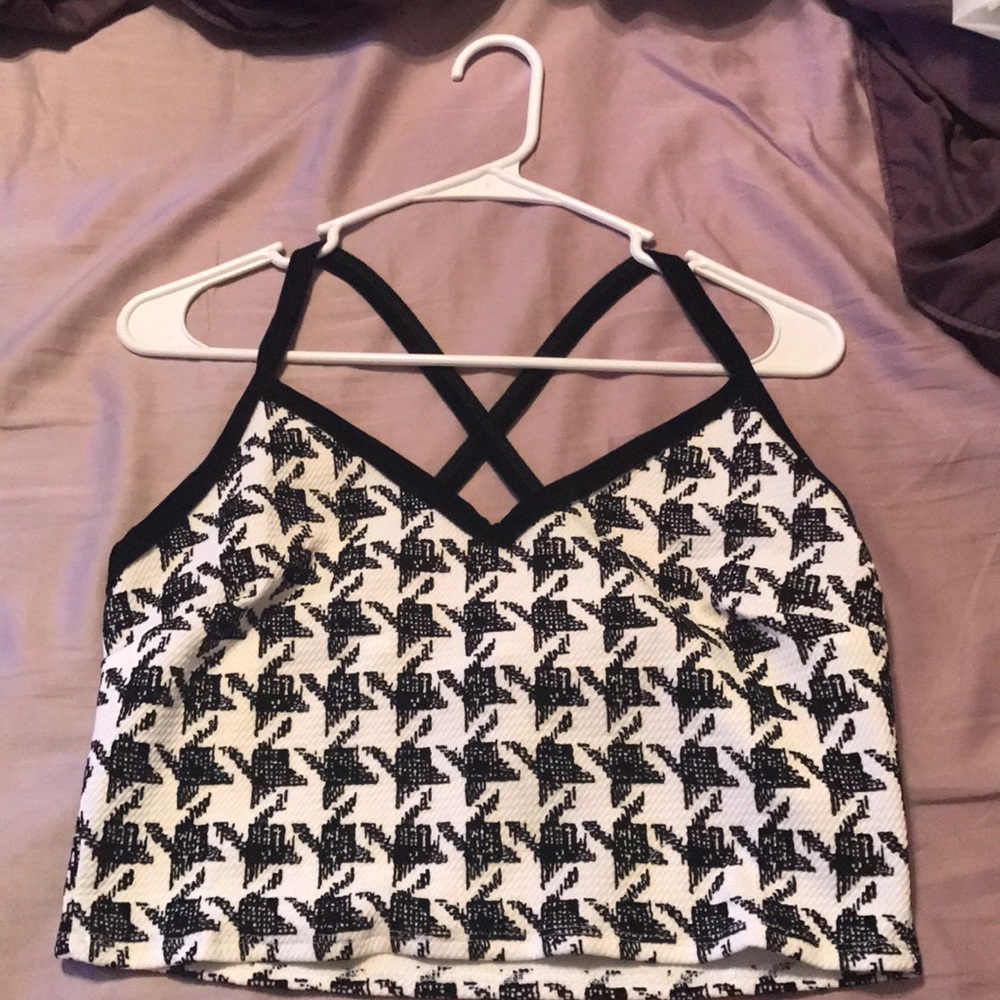 Black white crop top